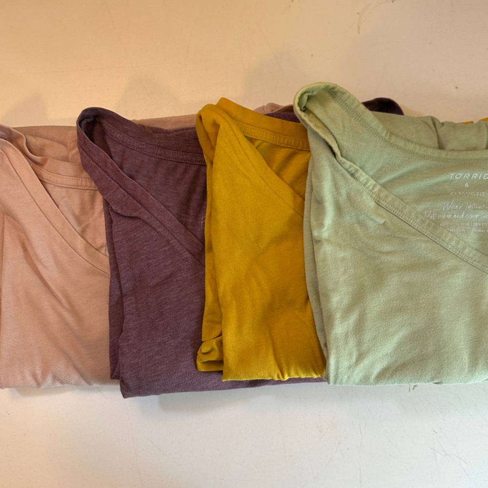 Torrid Classic Fit V-Neck T-Shirt lot - size 6